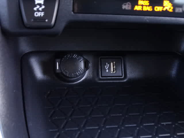 Used 2024 Toyota RAV4 XLE w/ Convenience Package image 43