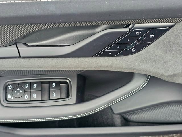 Used 2022 Porsche Taycan GTS image 23