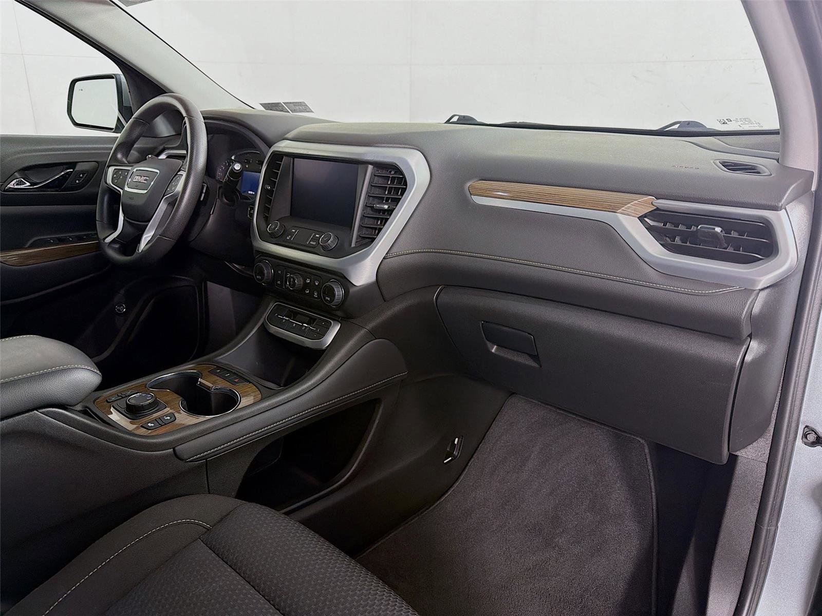 Used 2023 GMC Acadia SLE w/ Driver Convenience Package AWD/4WD image 29