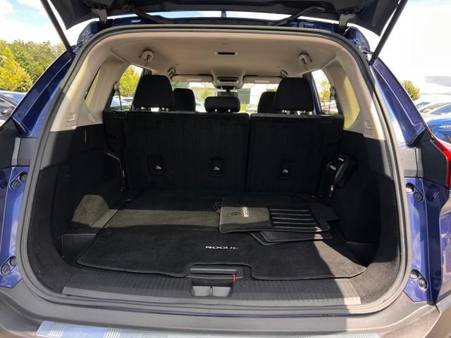 Used 2023 Nissan Rogue SV FWD image 26