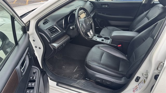 Used 2017 Subaru Legacy 3.6R Limited AWD/4WD image 10