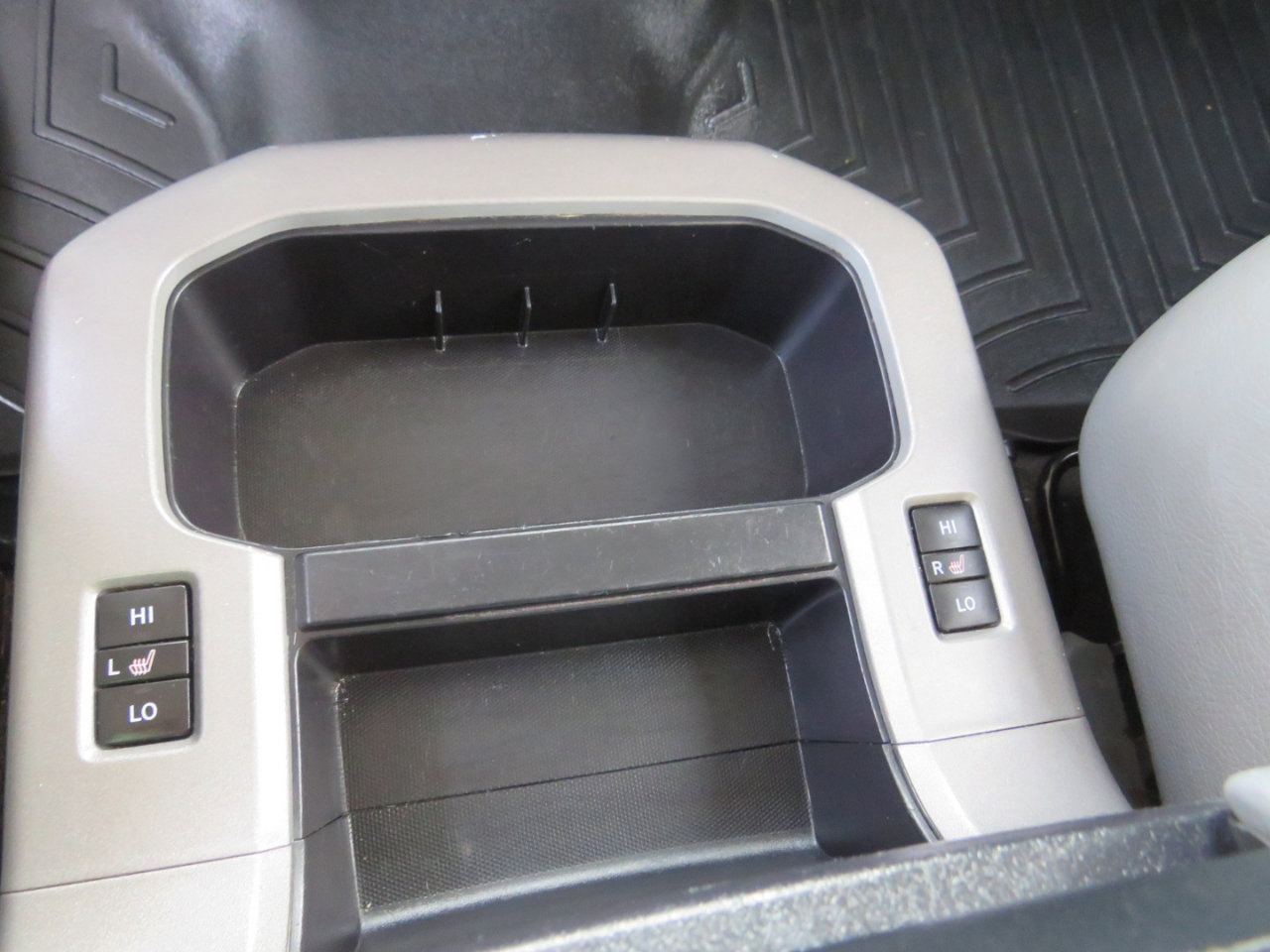 Used 2015 Toyota Sequoia Platinum image 22