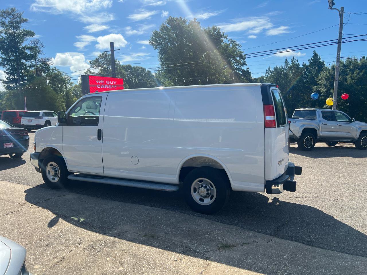 Used 2025 Chevrolet Express 2500 w/ Driver Convenience Package RWD image 8