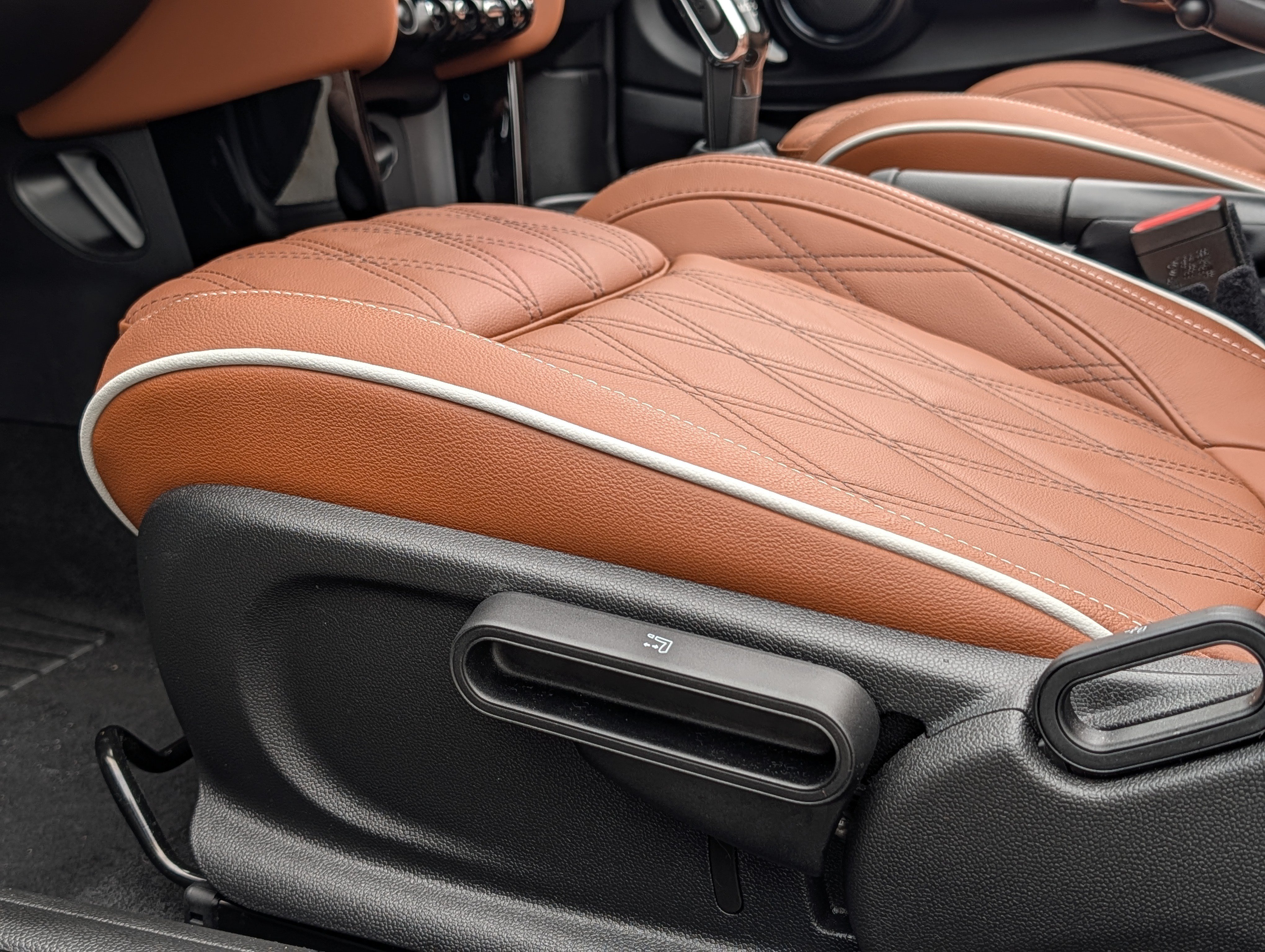 Used 2023 MINI Cooper S w/ Signature Upholstery Package FWD image 25