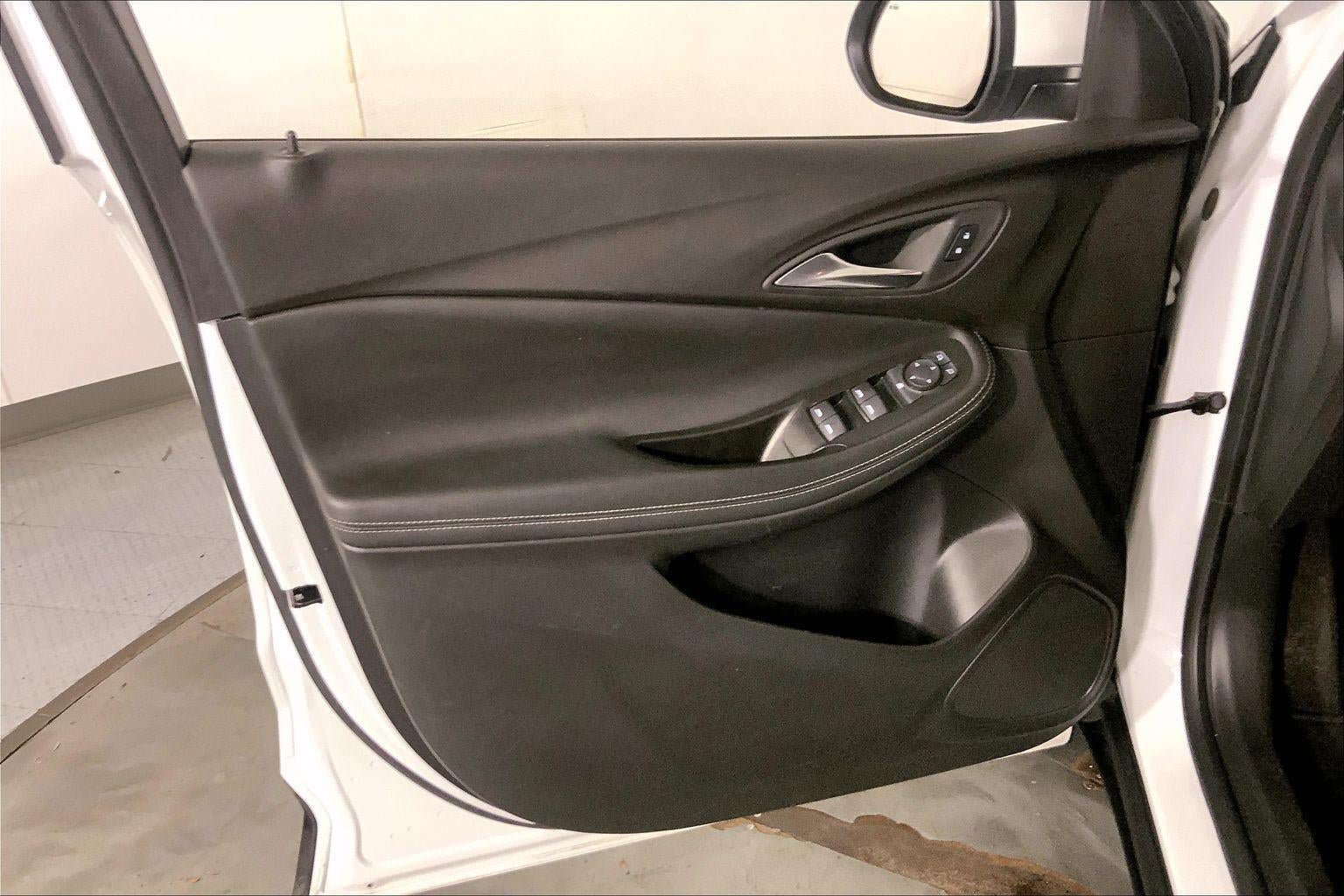 Used 2025 Buick Encore GX Preferred AWD/4WD image 26
