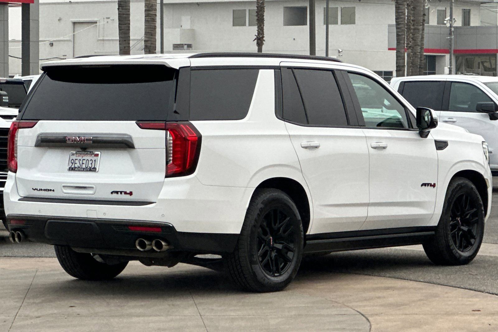 Used 2023 GMC Yukon AT4 image 4