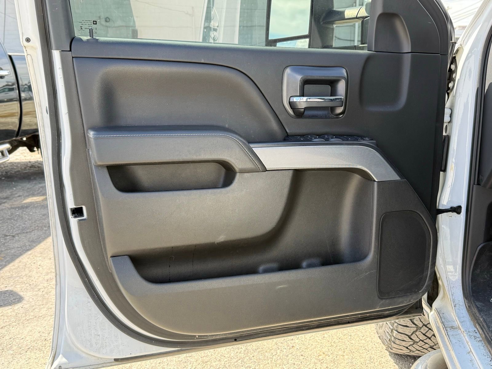 Used 2018 Chevrolet Silverado 1500 LT w/ All Star Edition AWD/4WD image 13