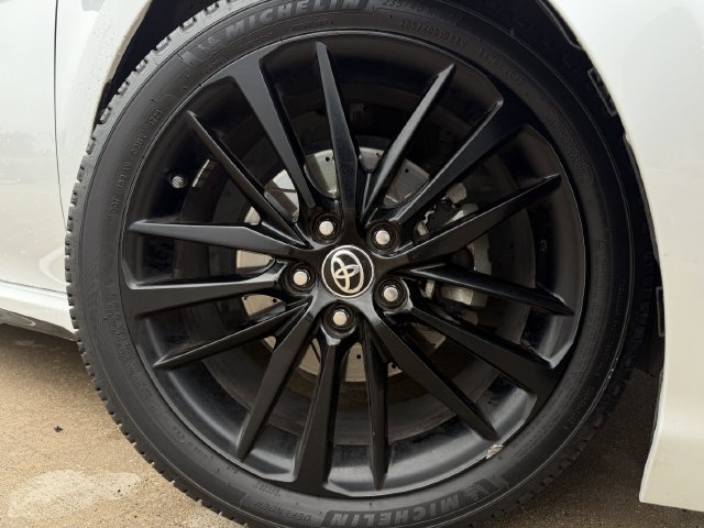 Used 2021 Toyota Camry XSE FWD image 9