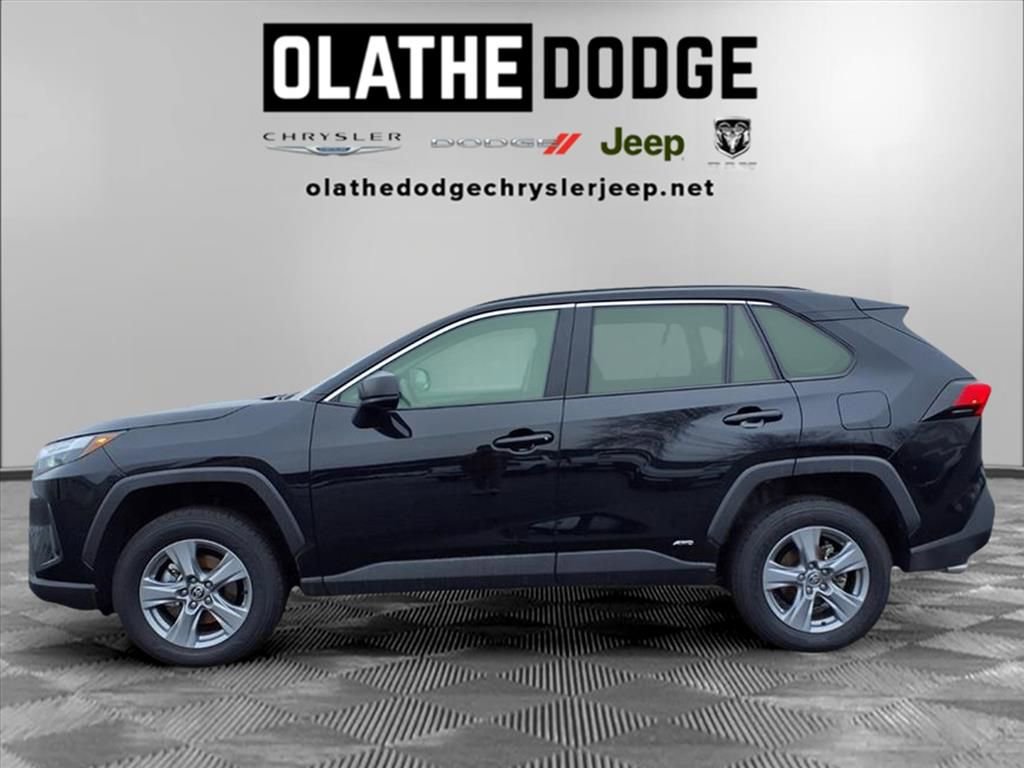 Used 2025 Toyota RAV4 LE image 17