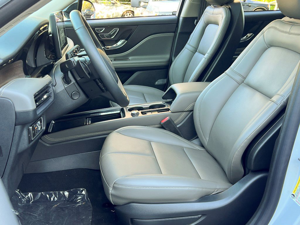 New 2026 Lincoln Corsair Reserve w/ Jet Appearance Package image 16