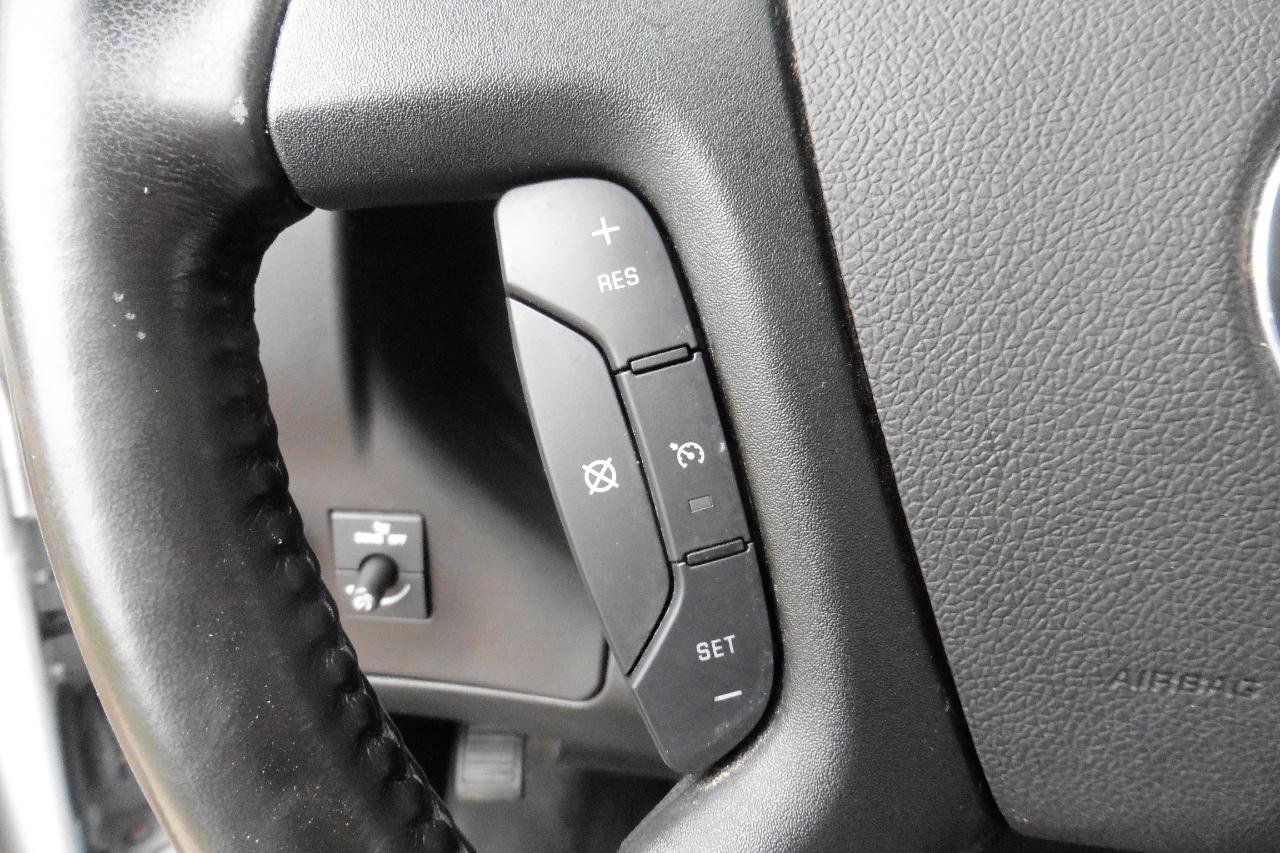Used 2022 Chevrolet Express 3500 w/ Driver Convenience Package RWD image 15
