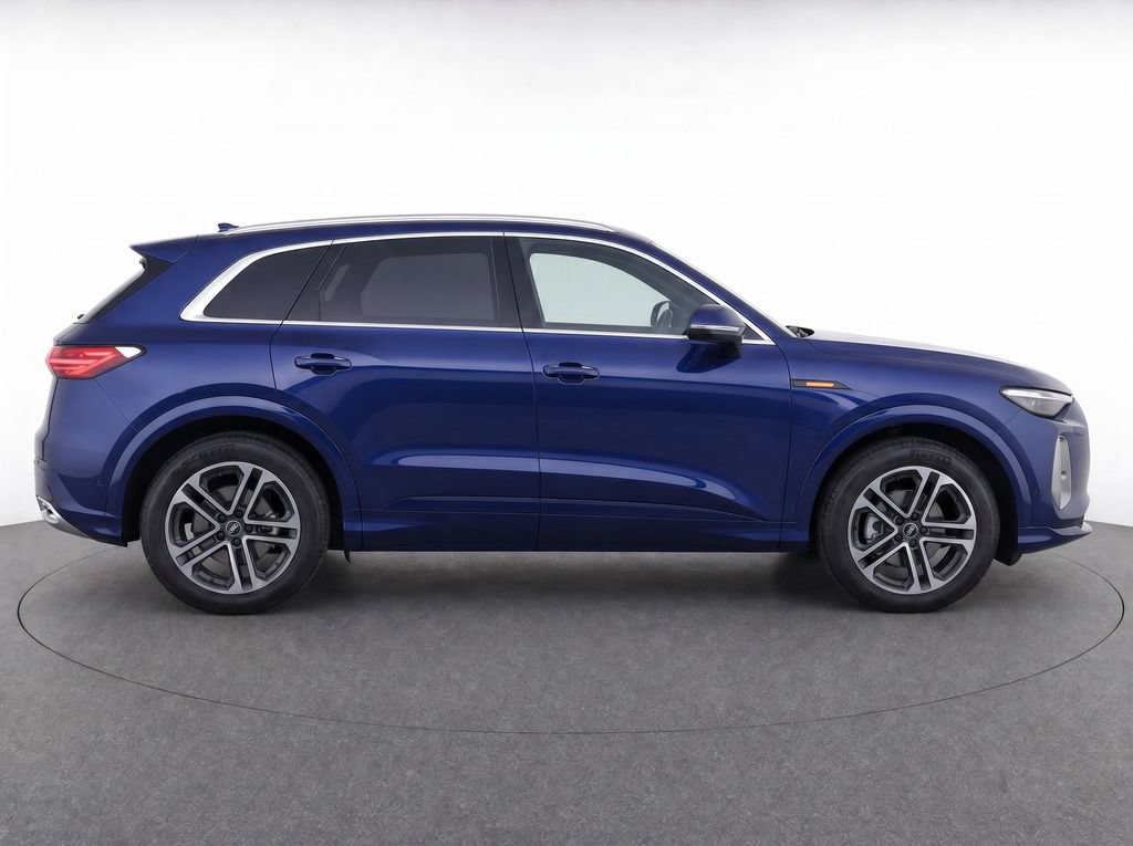 Used 2025 Audi Q5 Premium AWD/4WD image 25