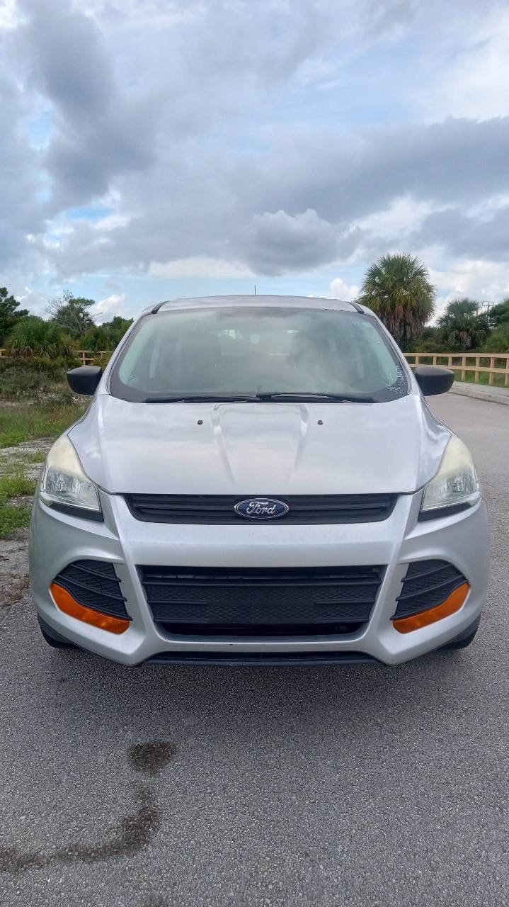 Used 2015 Ford Escape S image 3