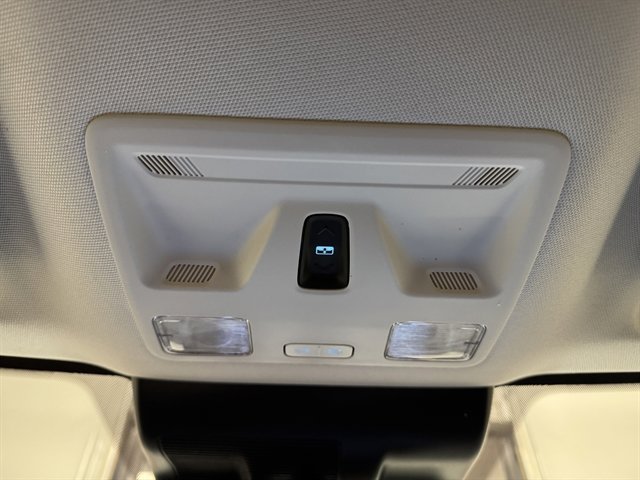 Used 2025 Ford Maverick Lobo image 32