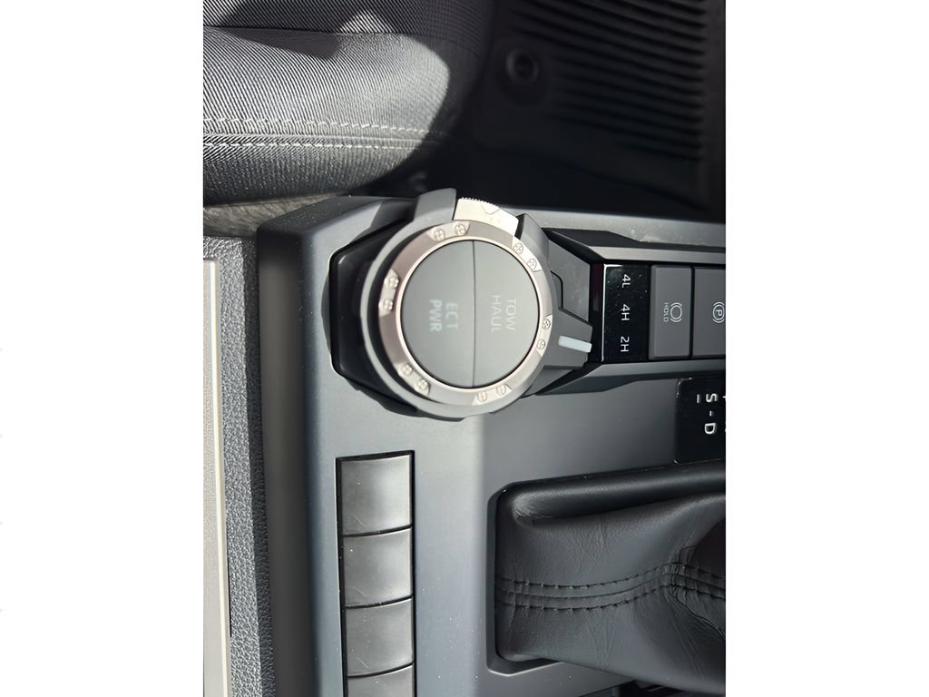 Used 2024 Toyota Tacoma SR5 AWD/4WD image 24