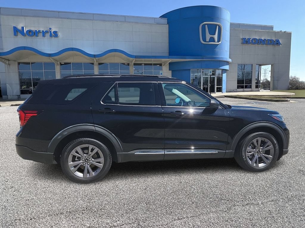 Used 2025 Ford Explorer Active w/ Active Comfort Package AWD/4WD image 5