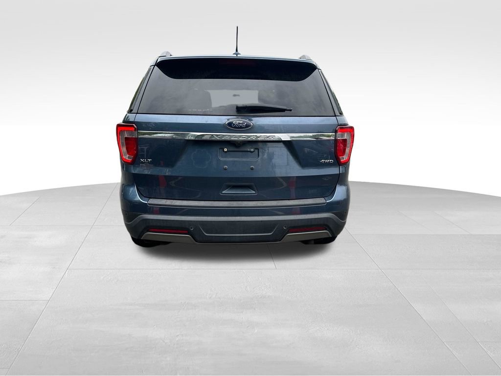 Used 2019 Ford Explorer XLT w/ Equipment Group 202A AWD/4WD image 2