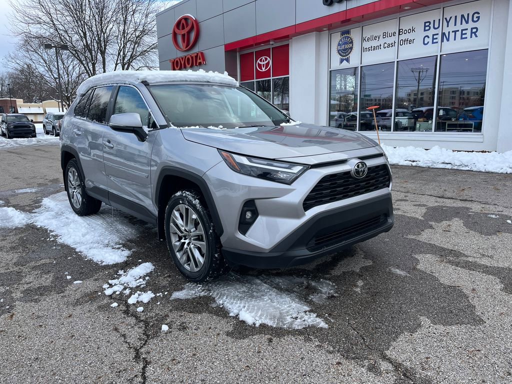 Certified 2022 Toyota RAV4 XLE Premium image 7