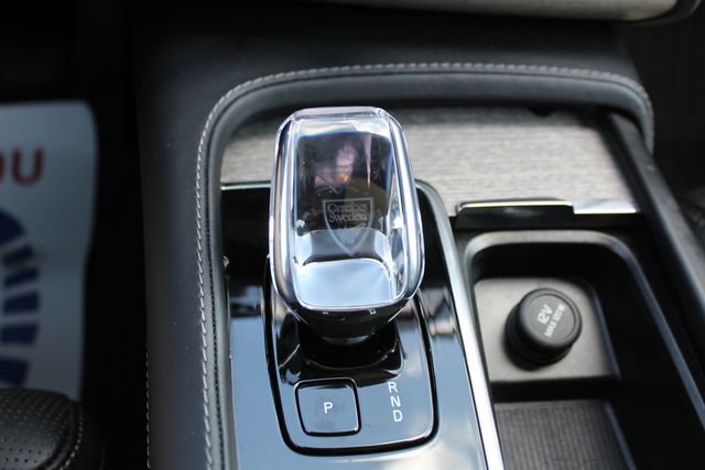 Certified 2024 Volvo XC90 T8 Ultimate w/ Protection Package Premier AWD/4WD image 27