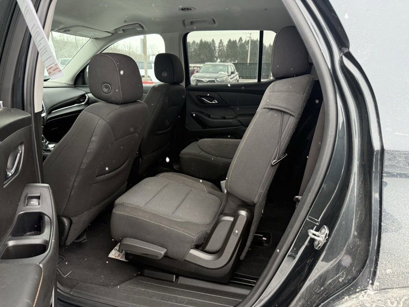 Used 2021 Chevrolet Traverse LT image 11