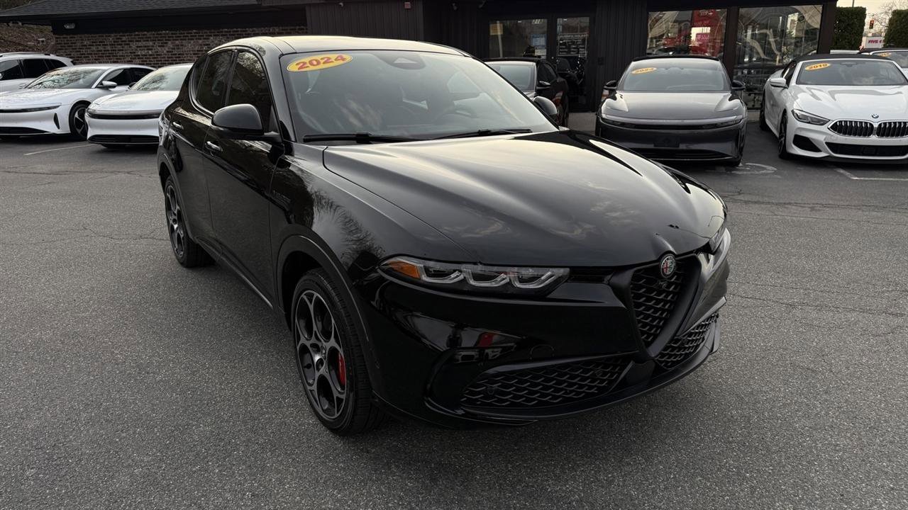 Used 2024 Alfa Romeo Tonale Veloce w/ Active Assist Package AWD/4WD image 15
