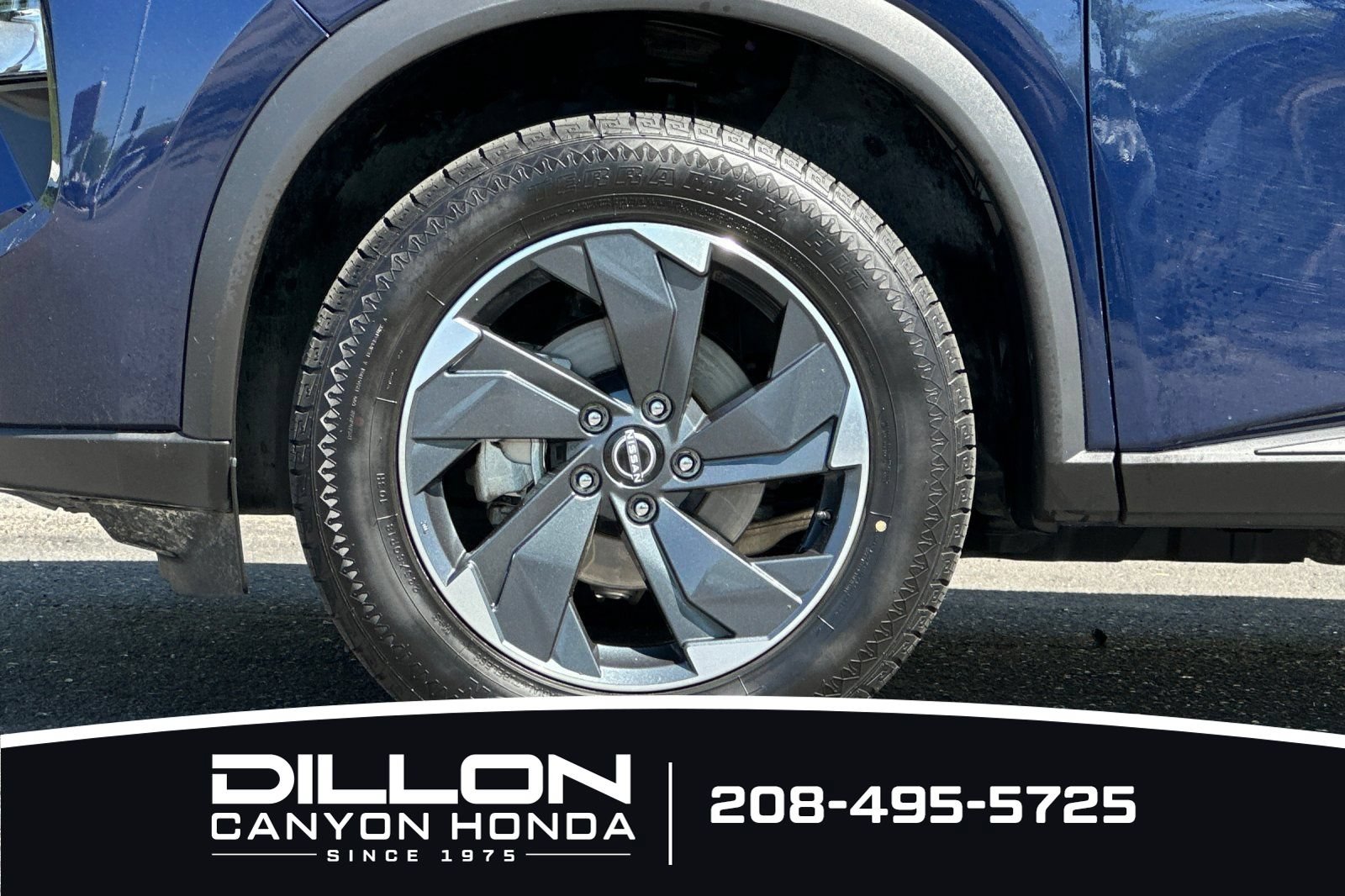 Used 2024 Nissan Rogue SV AWD/4WD image 29
