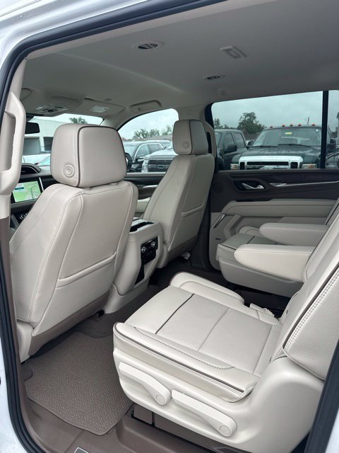 Used 2023 GMC Yukon XL Denali AWD/4WD image 26