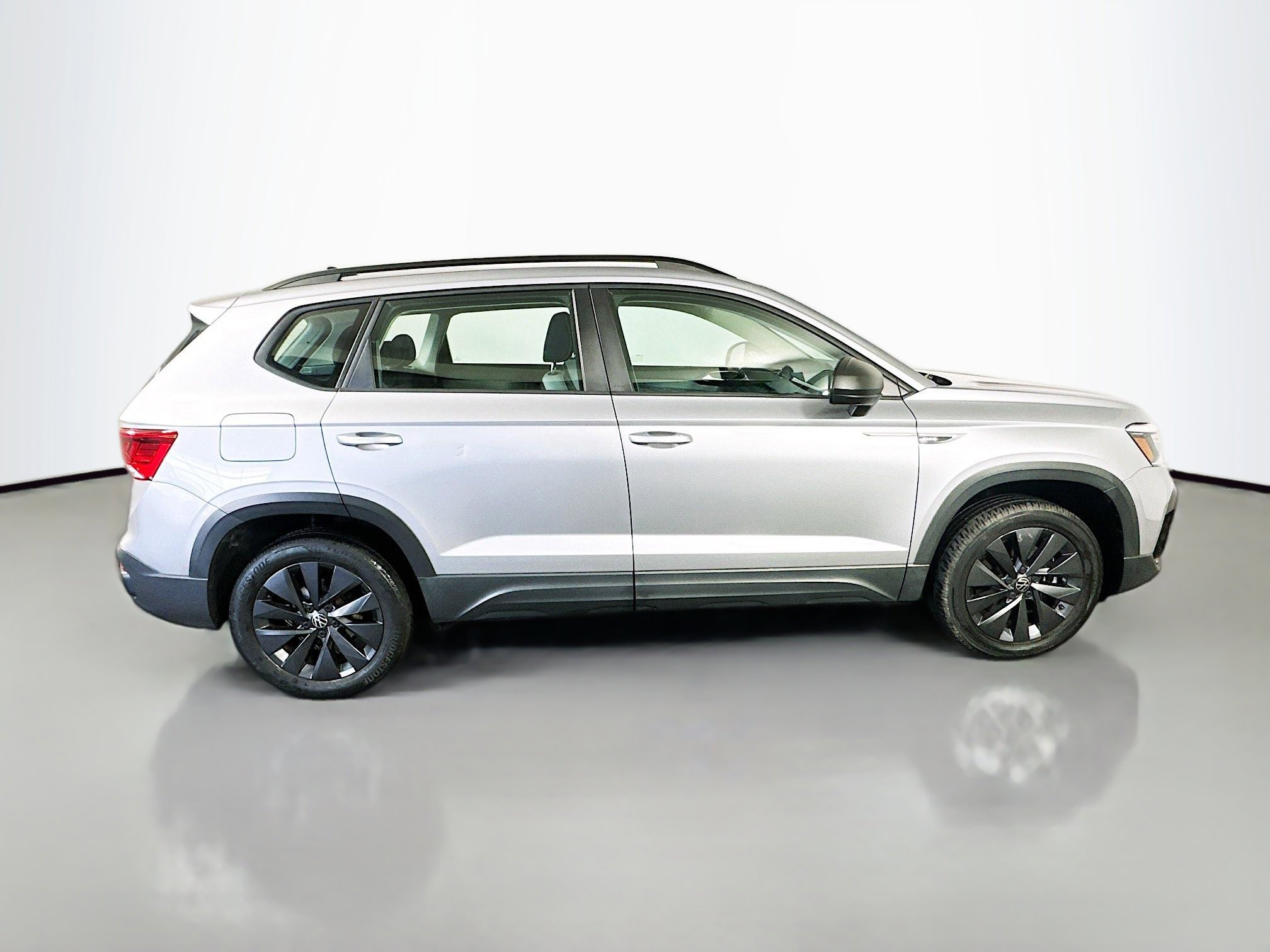 Used 2022 Volkswagen Taos S image 8