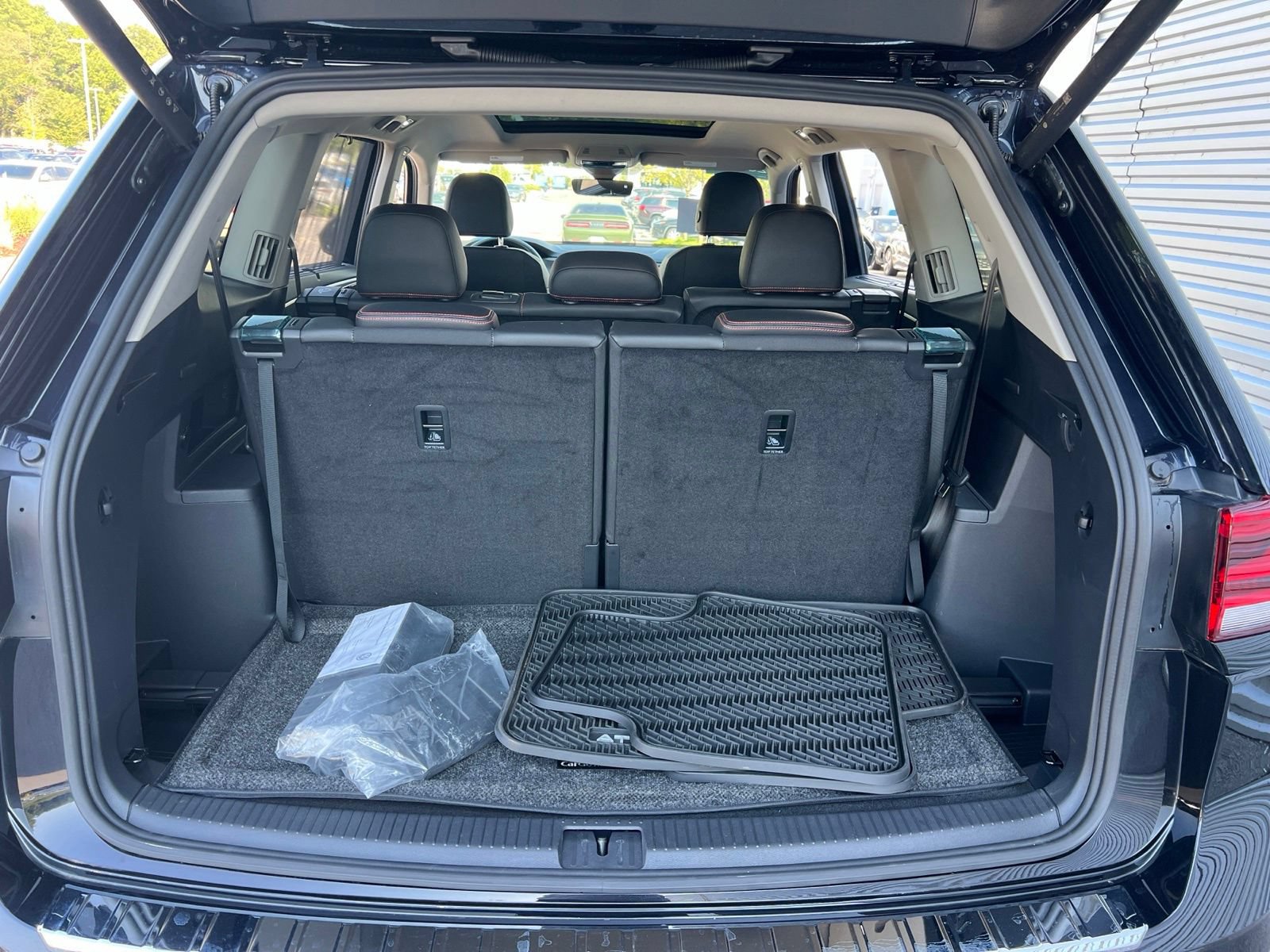 Certified 2026 Volkswagen Atlas Peak Edition AWD/4WD image 32
