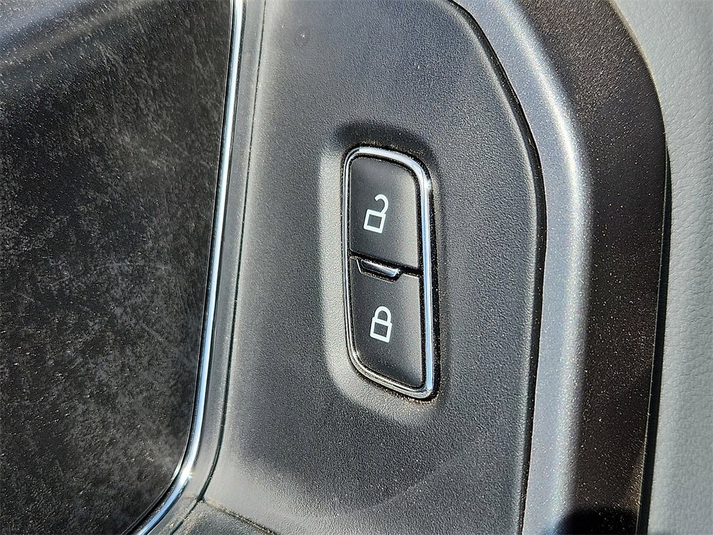 New 2025 Ford F250 XLT w/ Black Appearance Package image 18