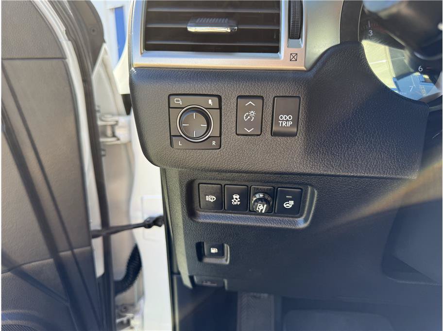 Used 2012 Lexus GX 460 Premium AWD/4WD image 24