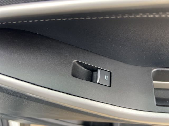 Used 2022 Ford Explorer XLT image 55