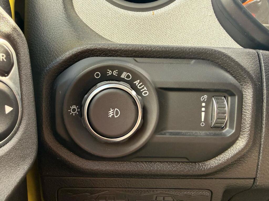 Used 2024 Jeep Wrangler Sport AWD/4WD image 18