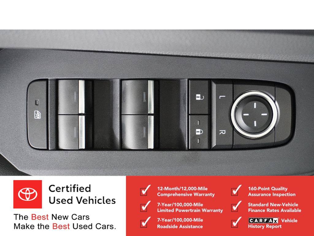 Used 2025 Toyota Prius XLE AWD/4WD image 14