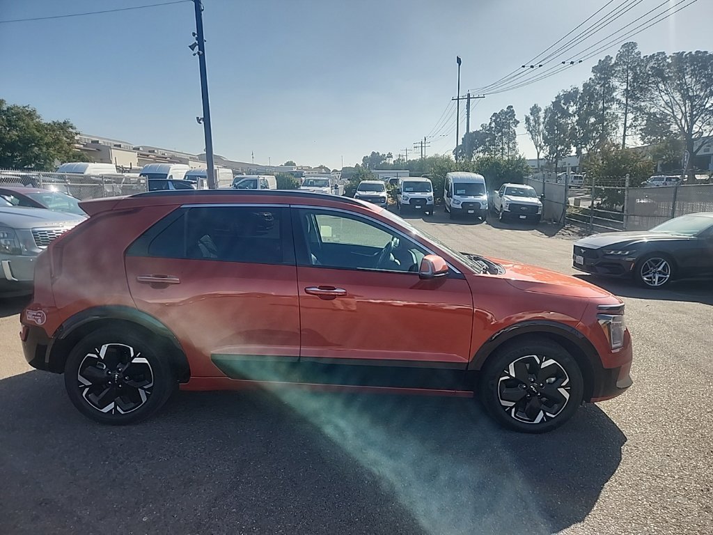 Certified 2023 Kia Niro Wave FWD image 16