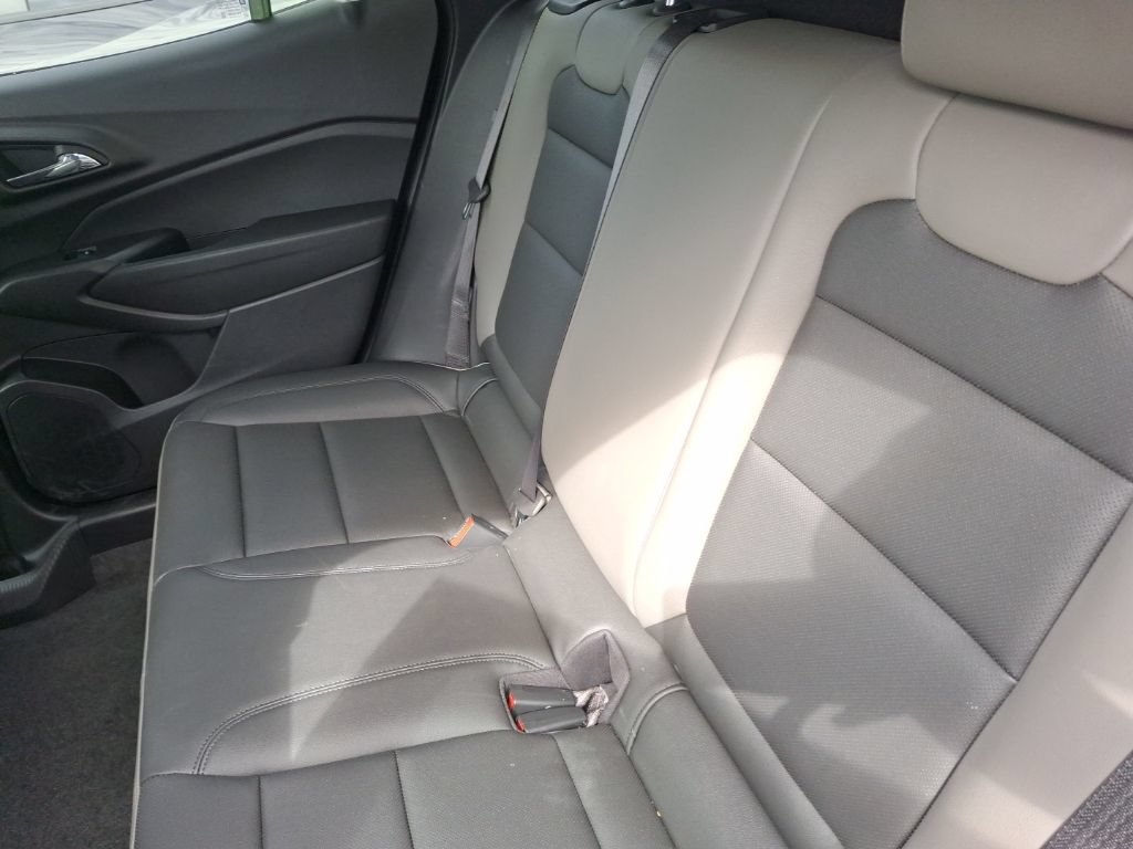 Used 2026 Chevrolet Trax ACTIV w/ Sunroof Package FWD image 10