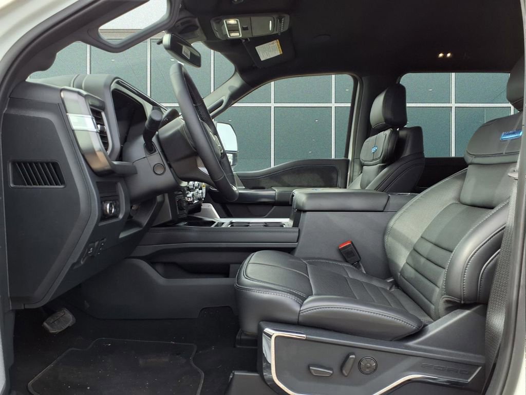 New 2025 Ford F450 Platinum image 18