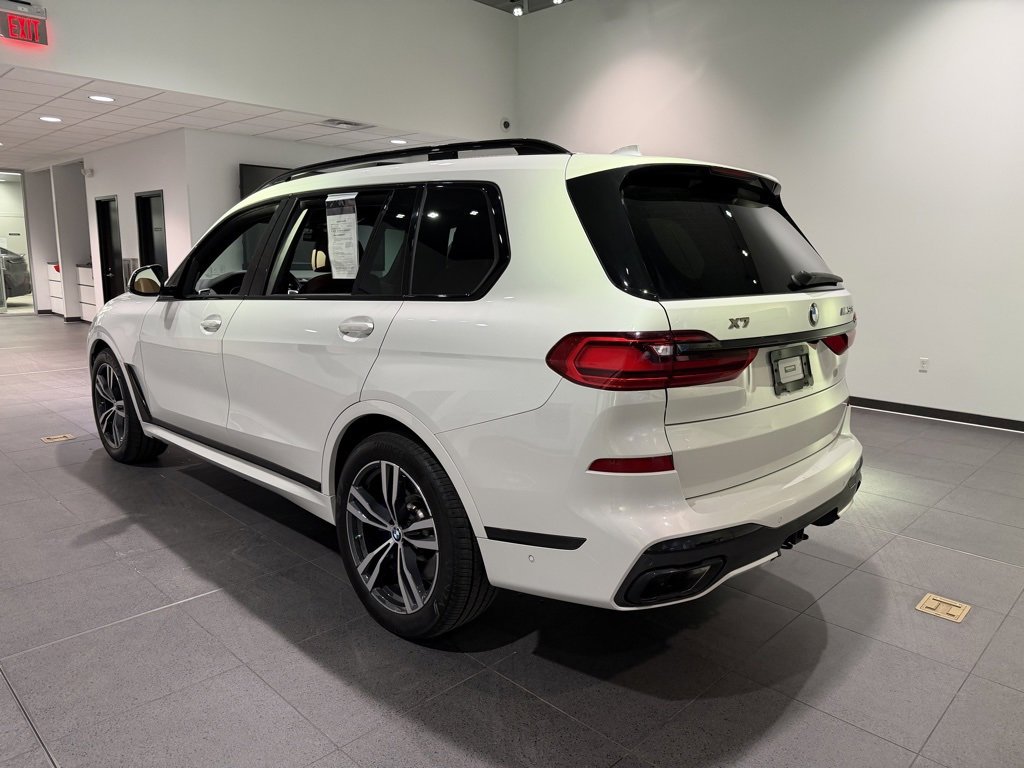 Used 2020 BMW X7 M50i image 3