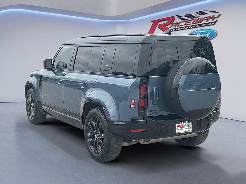 Used 2024 Land Rover Defender 110 X-Dynamic SE AWD/4WD image 2