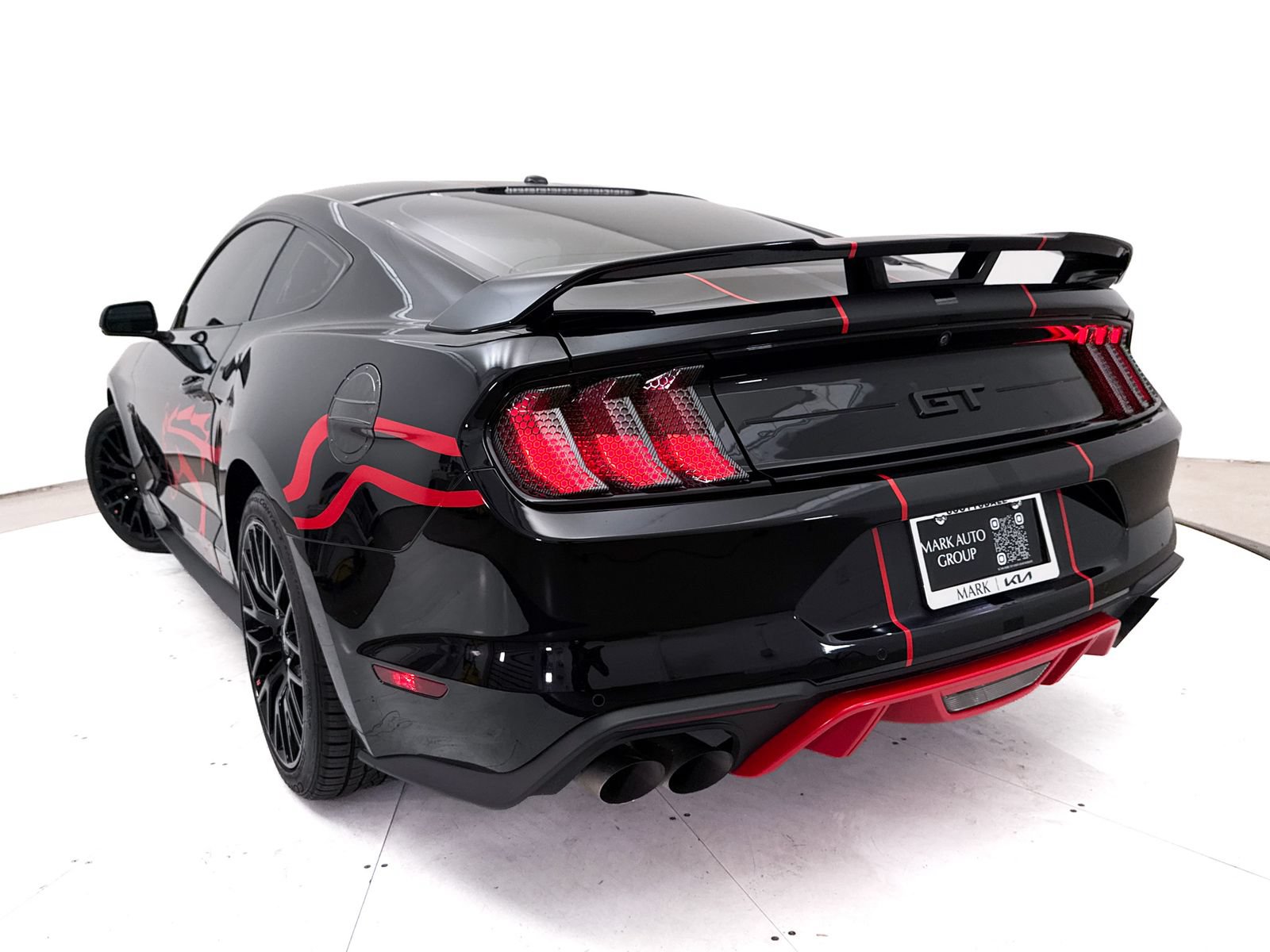 Used 2018 Ford Mustang GT Premium w/ GT Performance Package RWD image 7