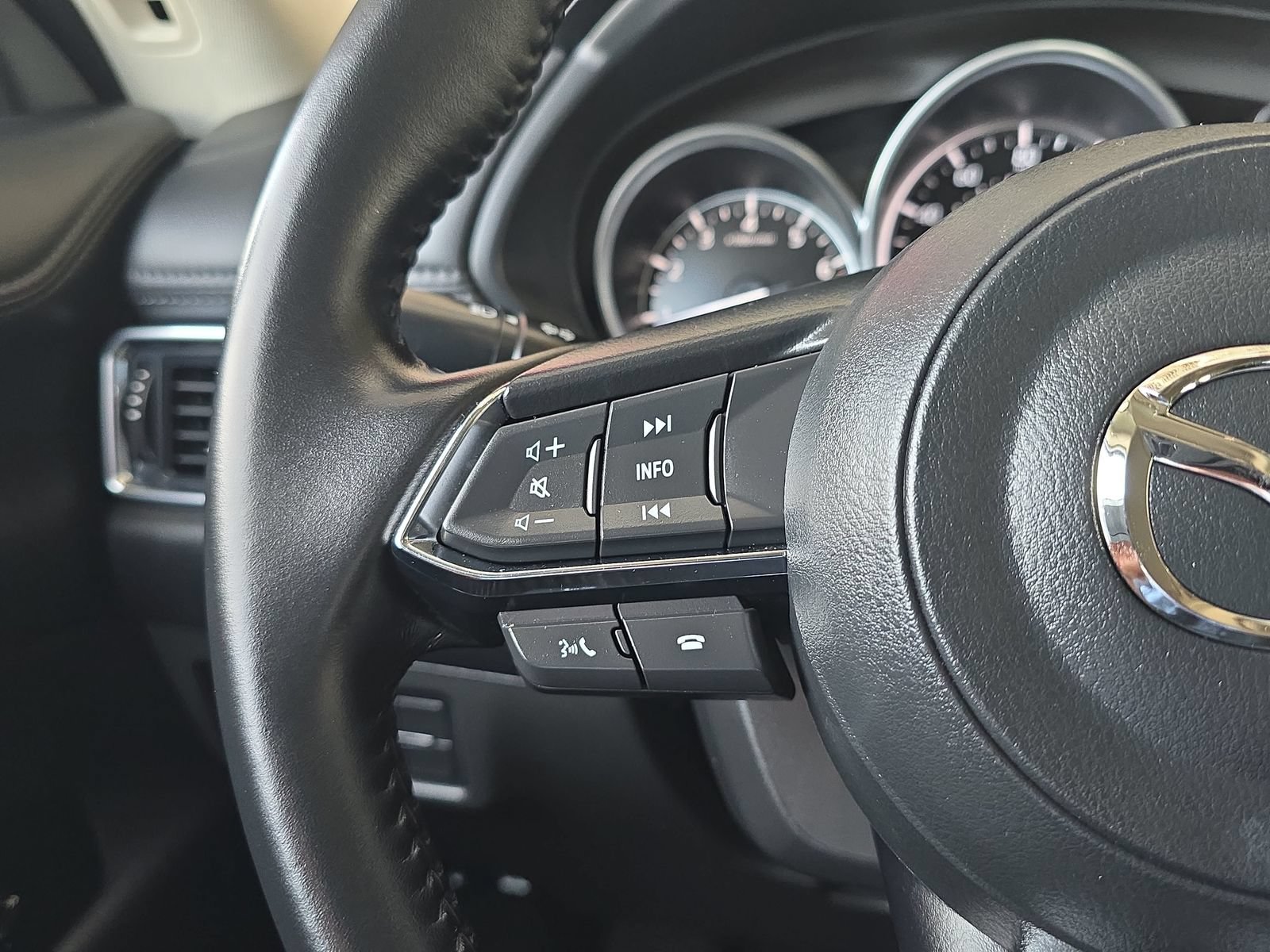 Used 2025 MAZDA CX-5 AWD 2.5 S w/ Preferred Package image 19