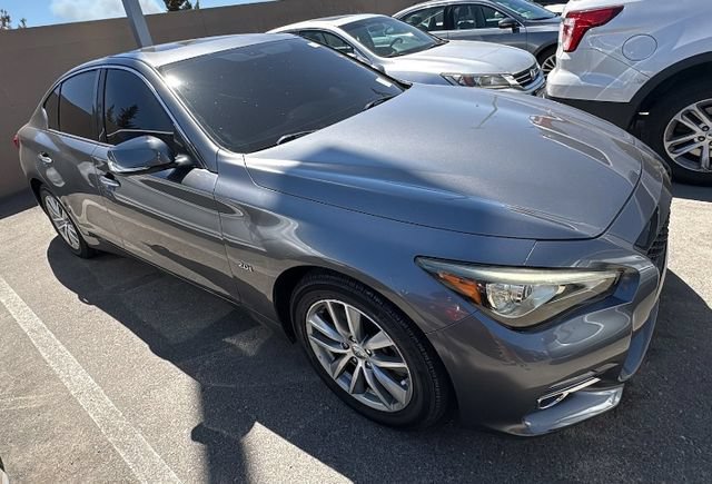 Used 2017 INFINITI Q50 2.0t w/ Moonroof Package RWD image 1