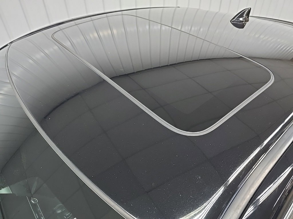 Used 2018 Honda Civic Touring image 11