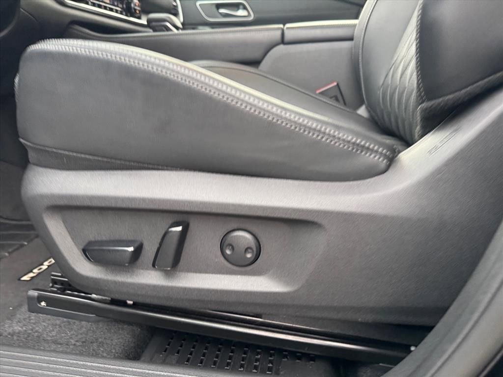 Certified 2025 Nissan Rogue Platinum w/ Platinum Premium Package image 16