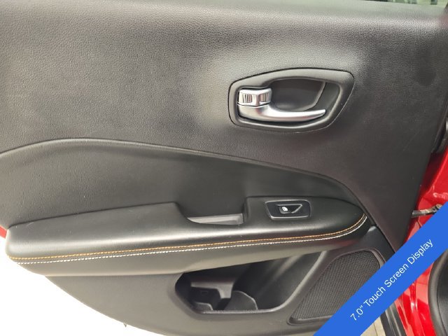 Used 2018 Jeep Compass Latitude w/ Popular Equipment Group AWD/4WD image 18