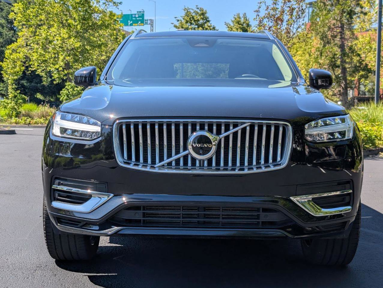 Used 2023 Volvo XC90 T8 Plus AWD/4WD image 2