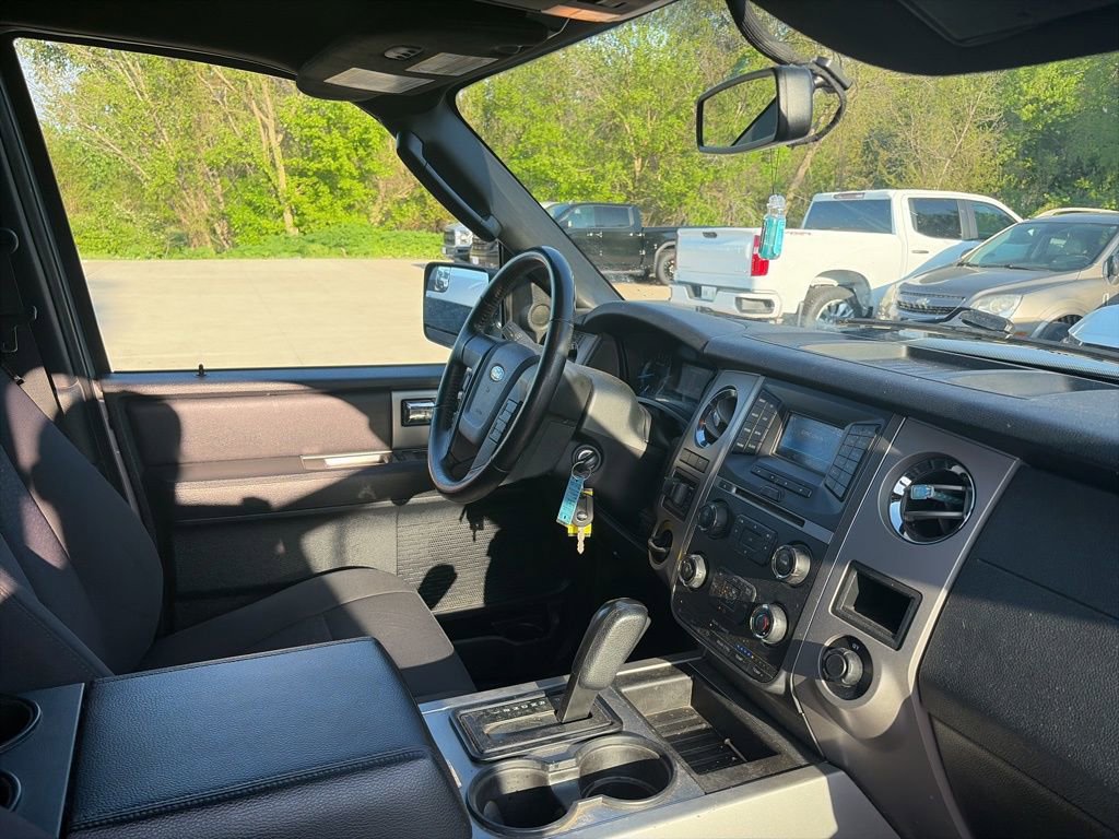 Used 2015 Ford Expedition XLT RWD image 15