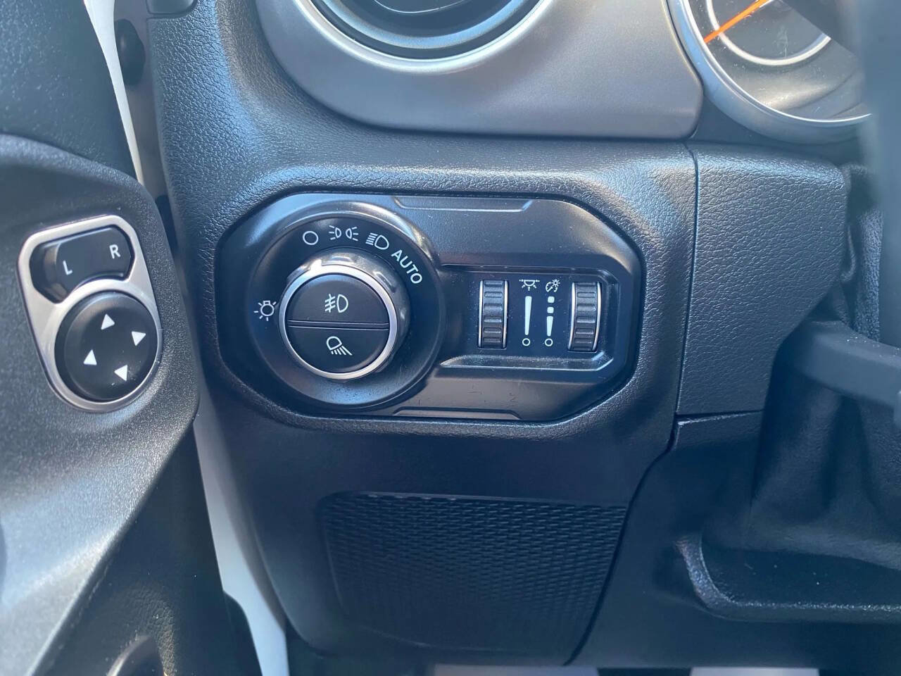 Used 2020 Jeep Gladiator Sport w/ Quick Order Package 24S image 15