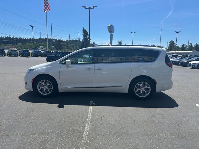 Used 2018 Chrysler Pacifica Touring-L Plus FWD image 5