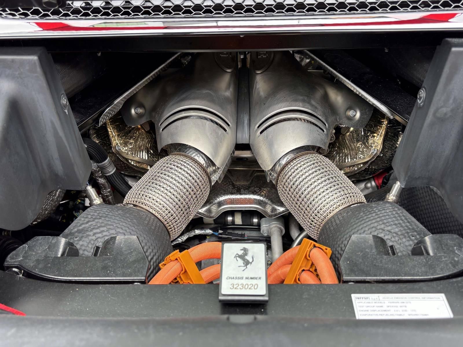 Used 2025 Ferrari 296 GTS RWD image 15
